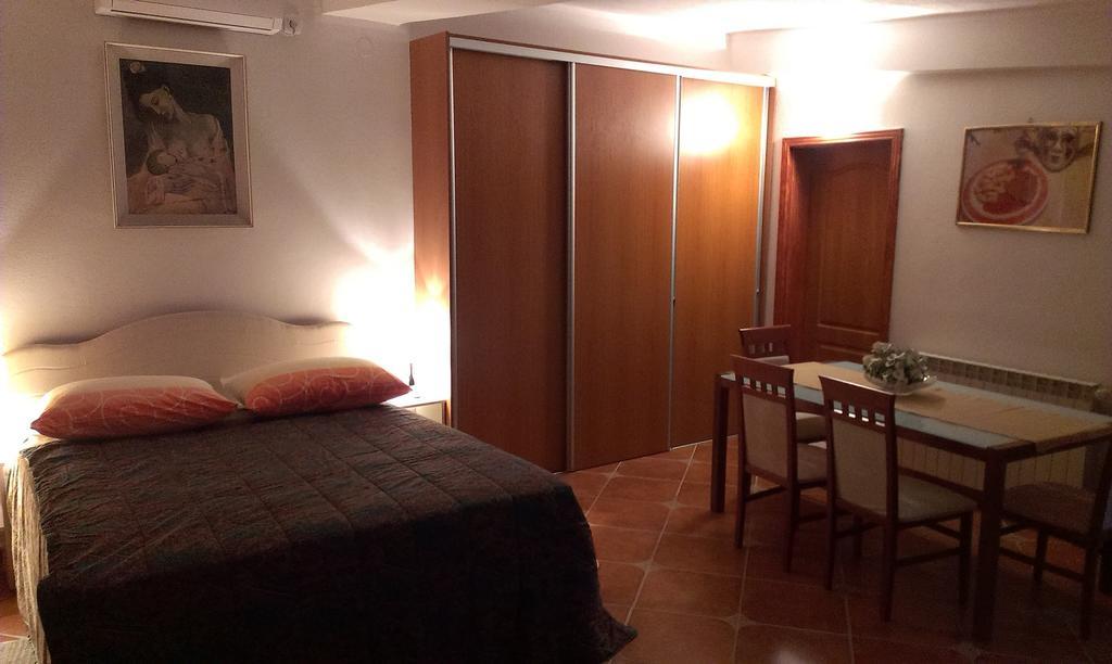 Apartment City Garden Kotor Room photo