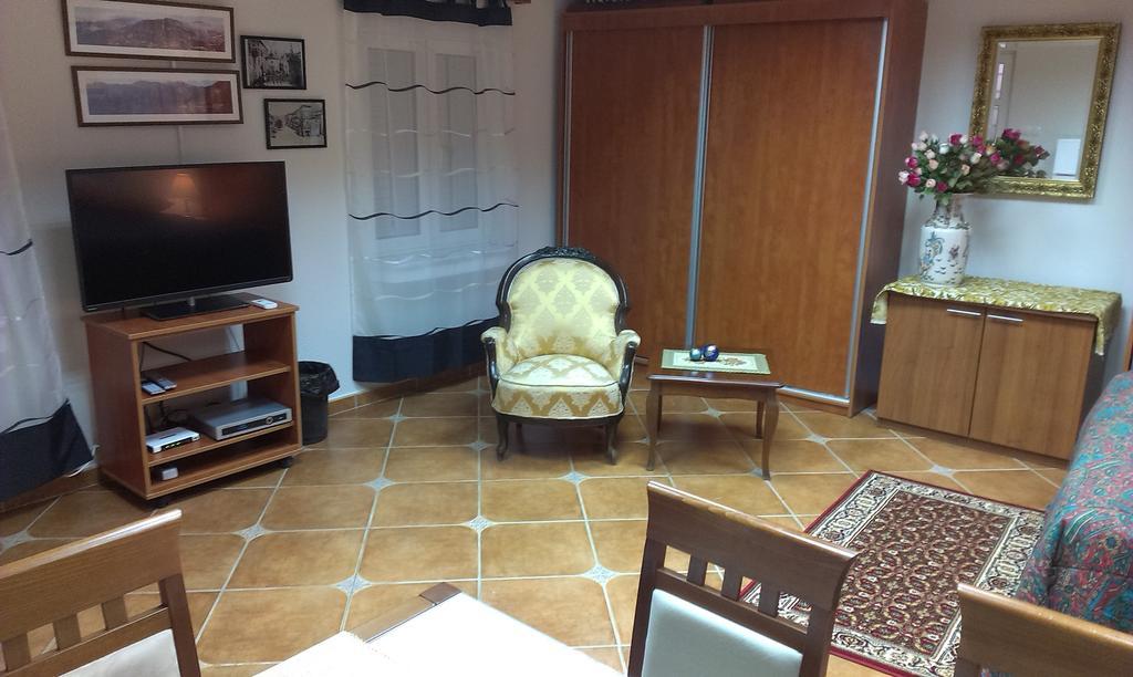 Apartment City Garden Kotor Room photo