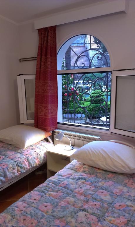 Apartment City Garden Kotor Room photo