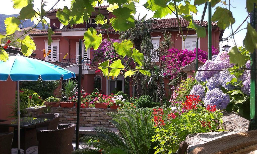 Apartment City Garden Kotor Room photo